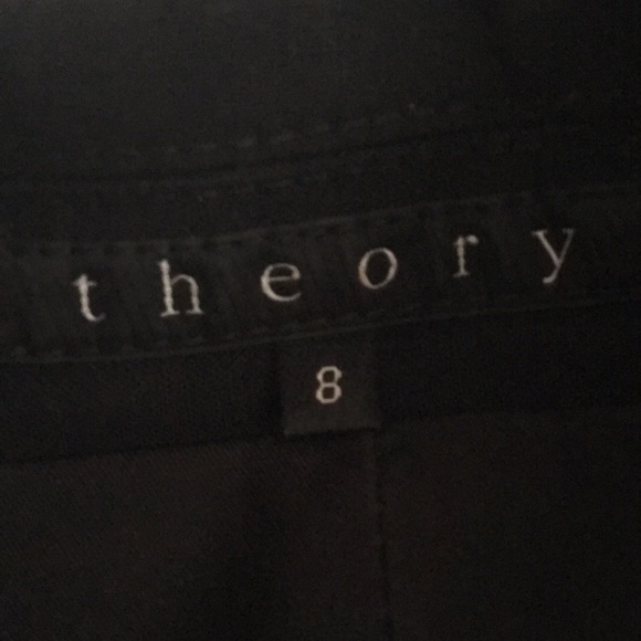 Theory like new one button notched collar black blazer size 8 - Picture 2 of 4